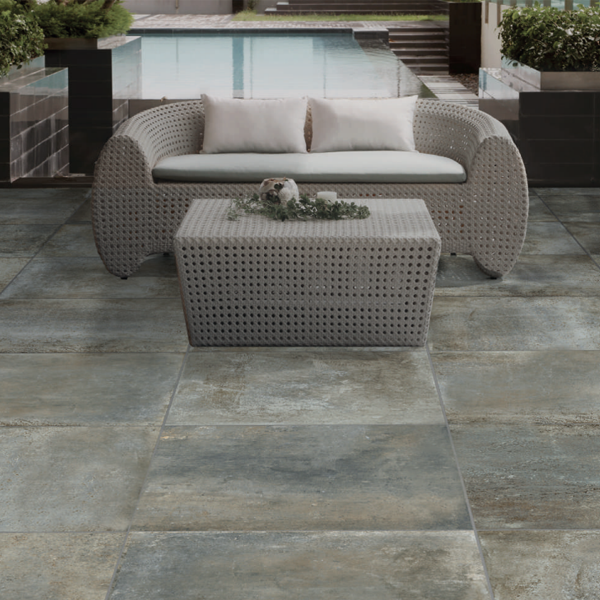 Carrelage extérieur effet pierre antidérapant pour terrasse et piscine
