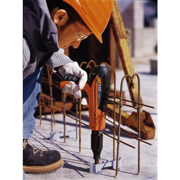 Cloueur à poudre pour béton et acier - Spit P370 C60 - avec chargeur 10 clous et mallette en plastique