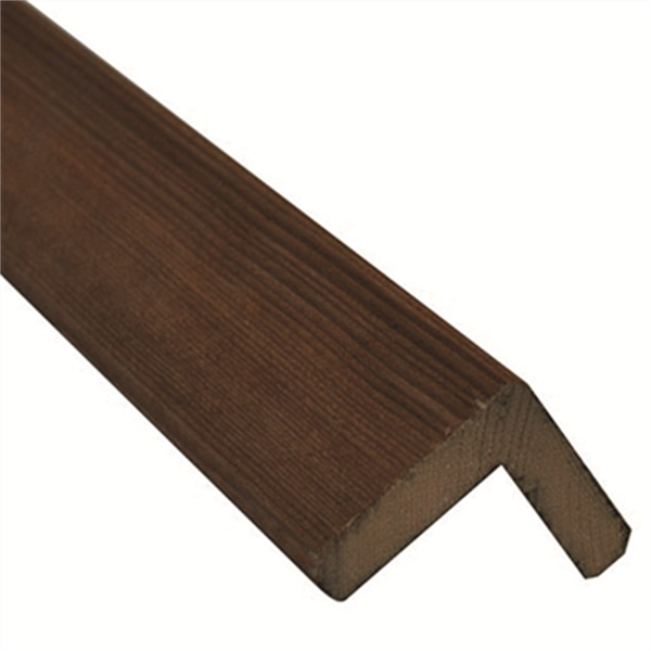 Cornière en Sapin du Nord Traité Classe 3 Vert - 6,8 CMx6.8 CM - L.3,00 M