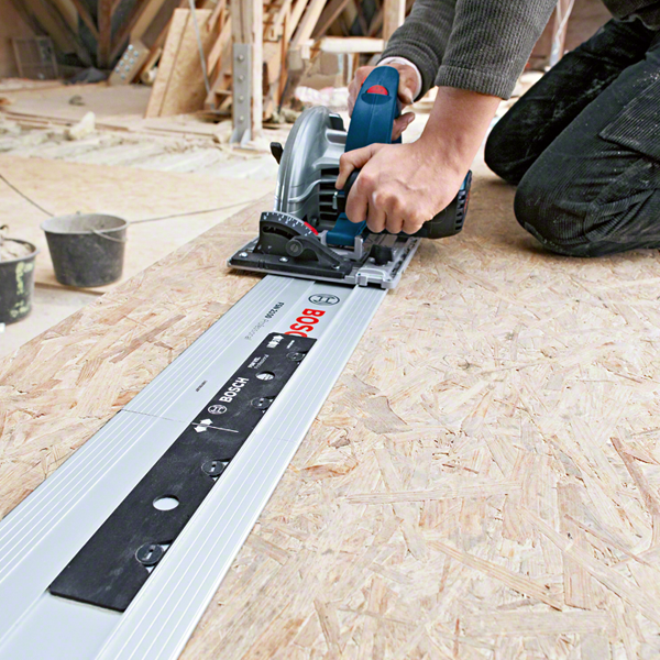 Scie circulaire filaire Bosch GKS85G Ø235 mm 2200W livré en L BOXX