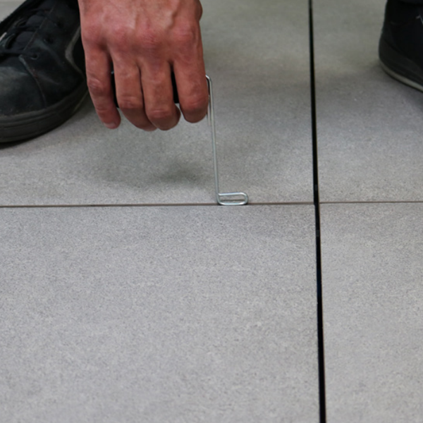 Poignée lève dalle Jouplast pour terrasse sur plots - acier
