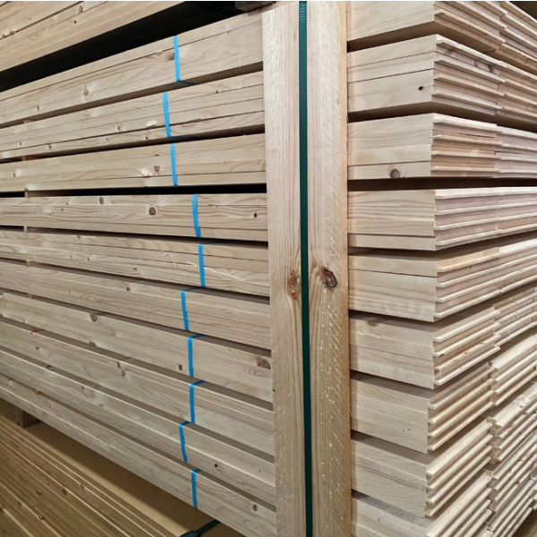 Planche de rive avec congé et rainure - sapin du nord non traité - 21 MM x 195 MM x 4,8 M