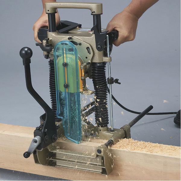 Mortaiseuse à chaîne Makita 7104L 1140W